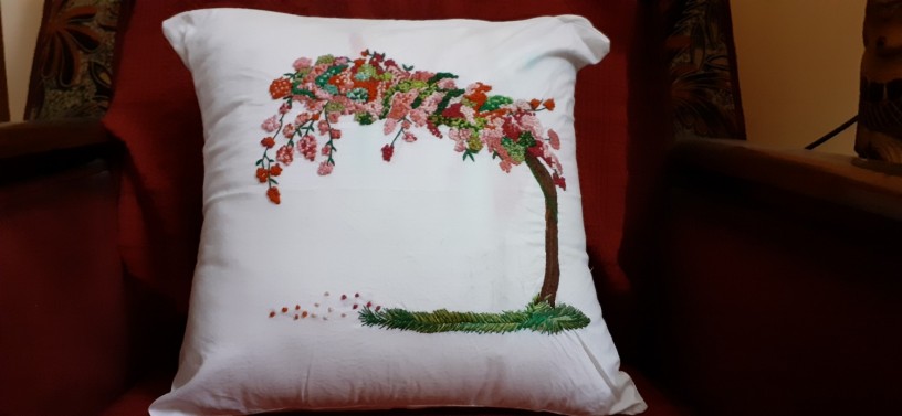 hand-embroidery-cushion-big-0